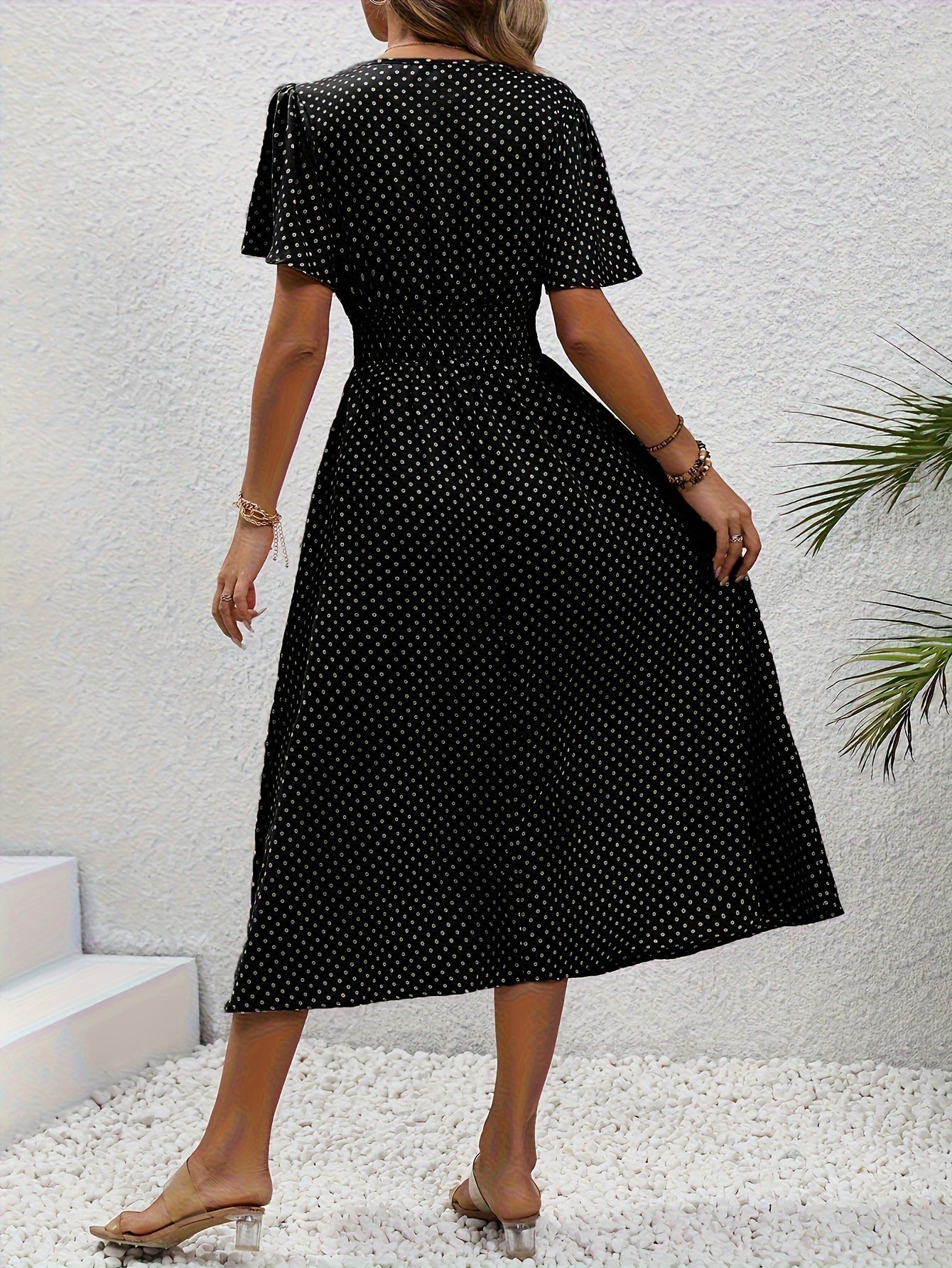 La Scintilla | Vestido Elegante de Lunares Élisa" can be rewritten as:

"La Scintilla | Vestido Chic de Lunares Élisa