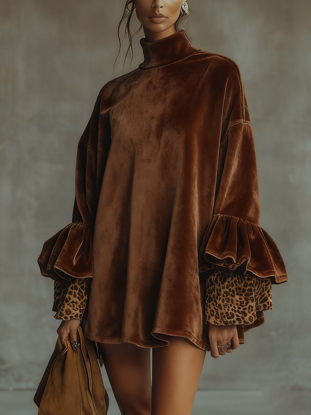 La Scintilla | Vestido de Campana de Terciopelo con Mangas de Leopardo