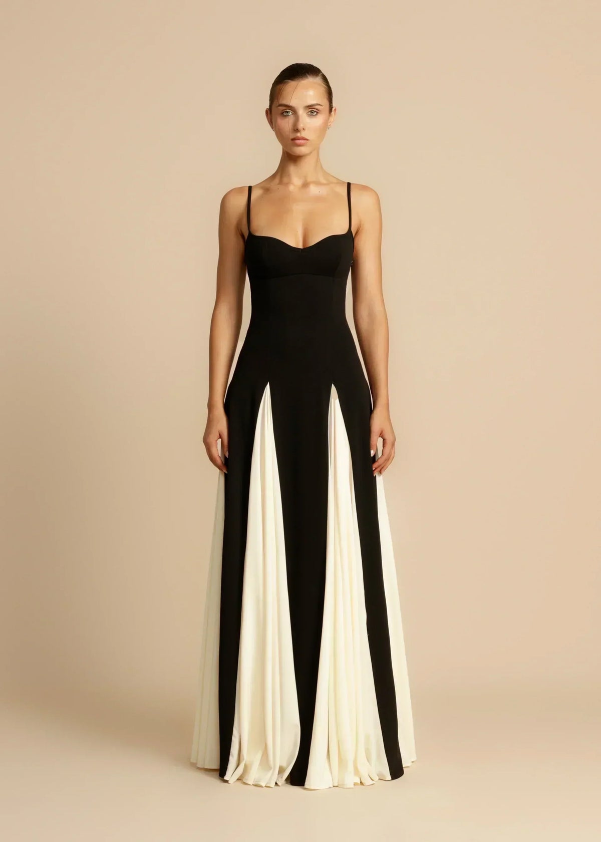Oshrit™ | Elegante Vestido Maxi con Volantes en Contraste