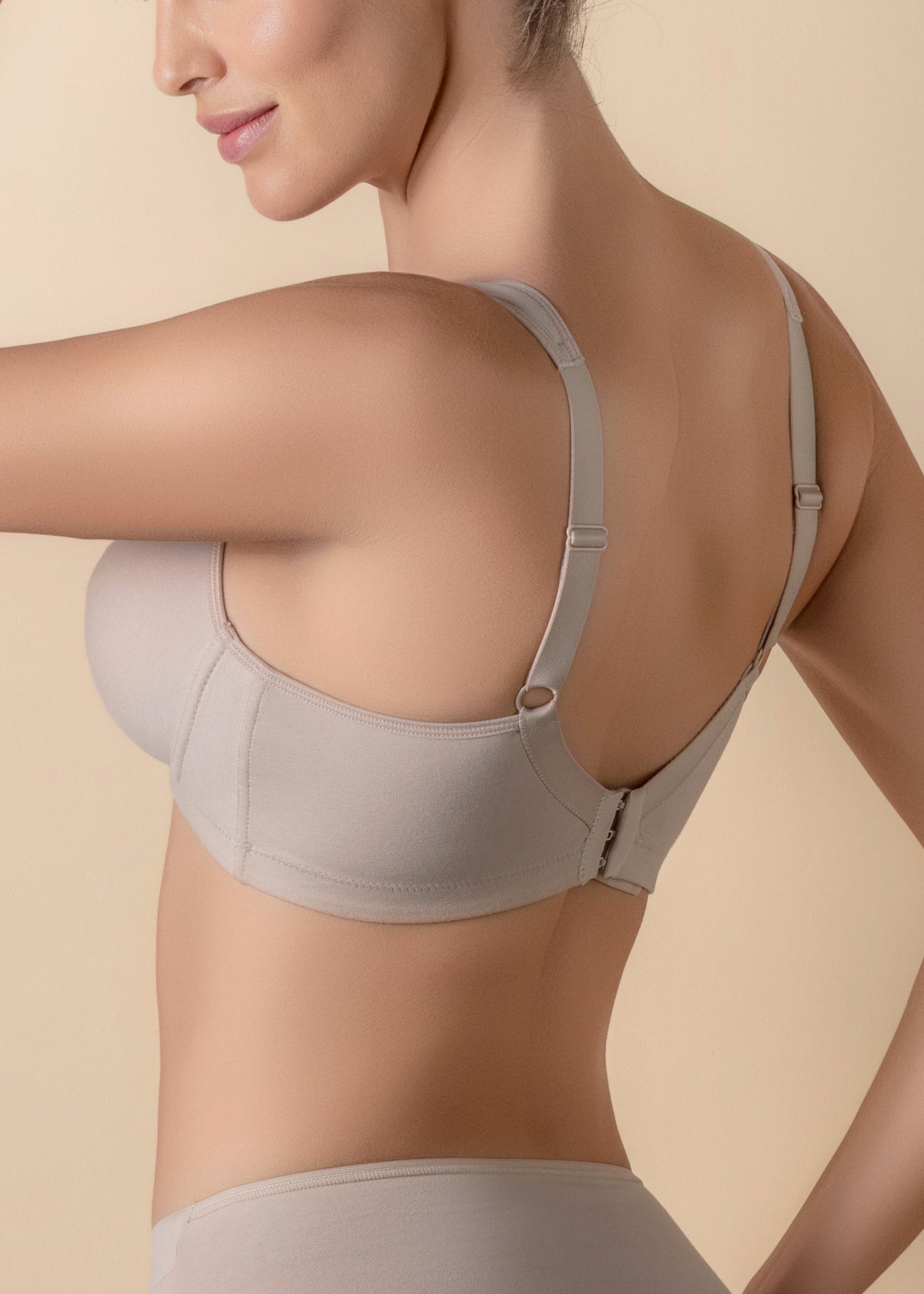 Sujetador de algodón elástico sin aros y sin relleno con tirantes anchos confort - mod. Hellen