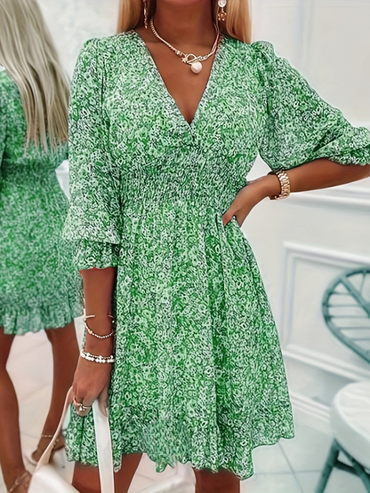 Nissia™ | Vestido Corto de Rayas con Flores