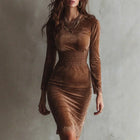 La Scintilla | VESTIDO DE VELVET CON CINTURA AJUSTADA