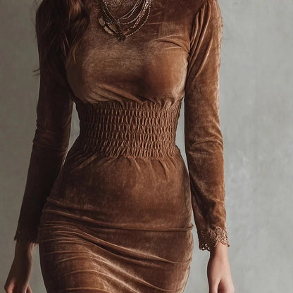 La Scintilla | VESTIDO DE VELVET CON CINTURA AJUSTADA