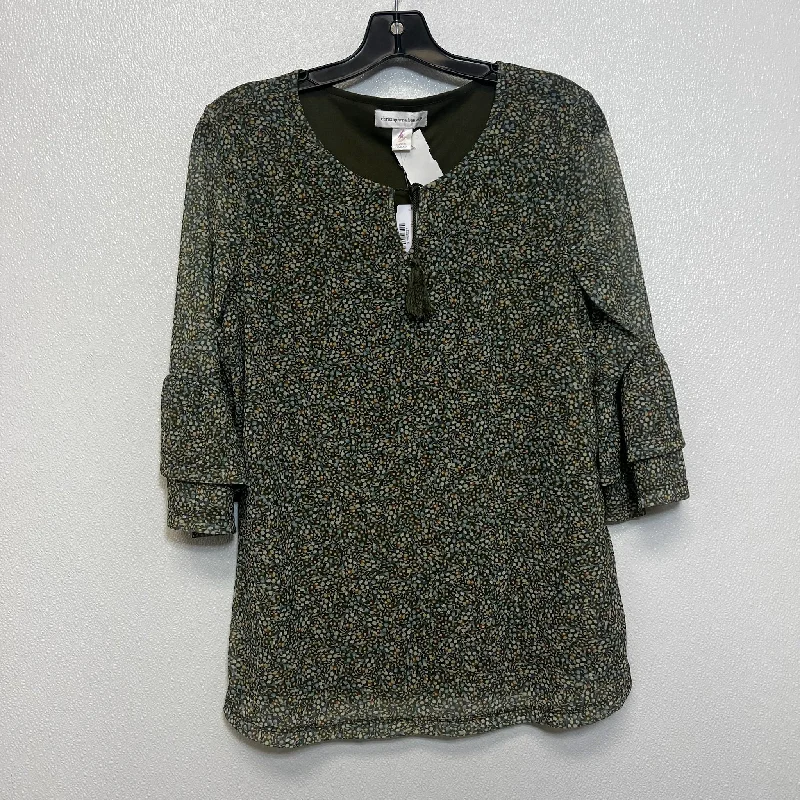 Top Short Sleeve By Christopher And Banks In Olive, Size: M