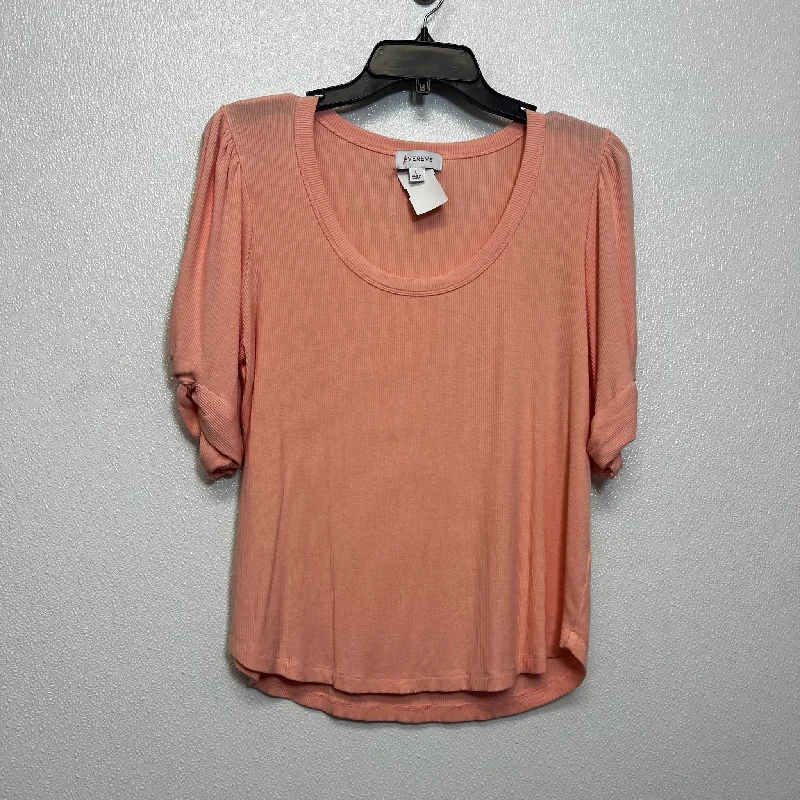 Top Short Sleeve By EVEREVE In Coral, Size: L