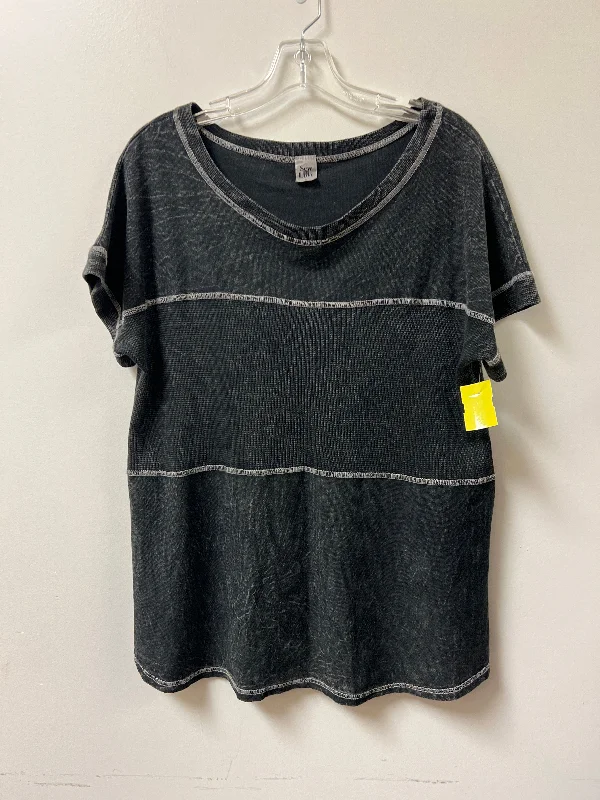 Top Short Sleeve By Sew In Love In Grey, Size: M