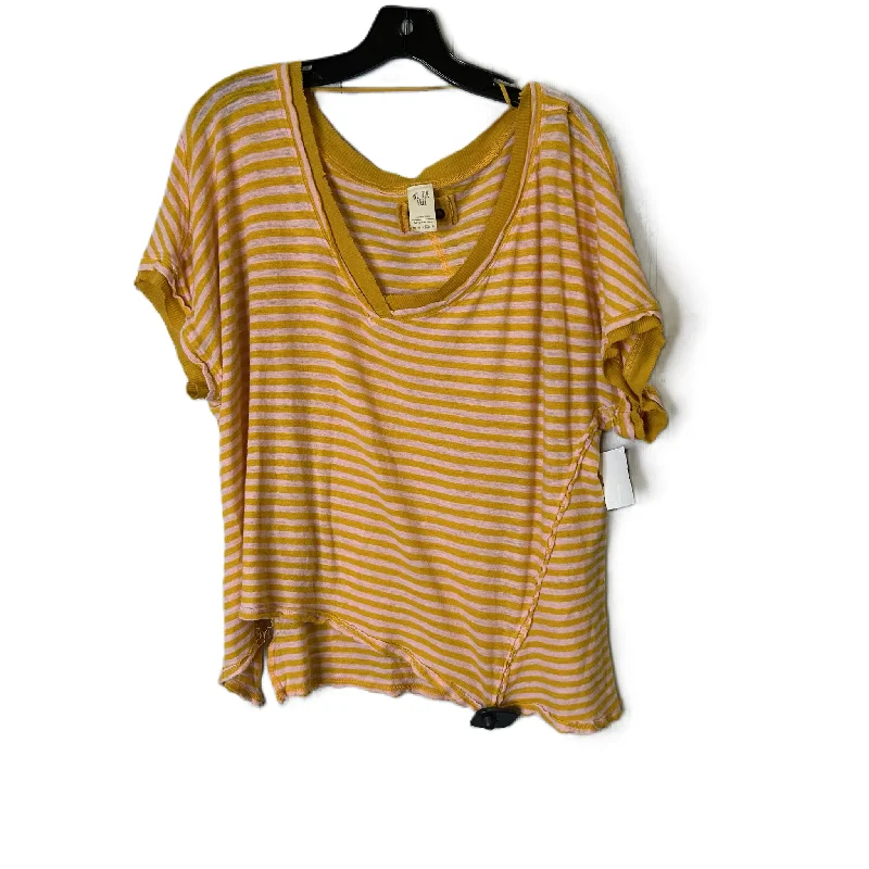 Top Short Sleeve By We The Free In Striped Pattern, Size: M